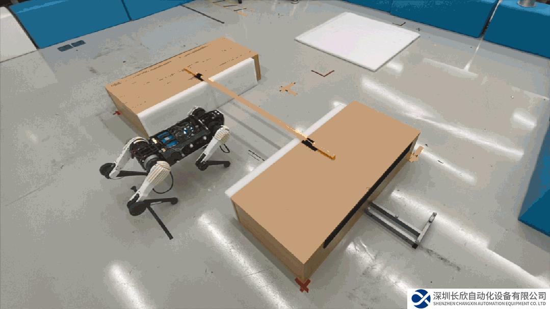 騰訊自主研發(fā)機(jī)器狗 Max 升級，可“奔跑跳躍”完成避障動作