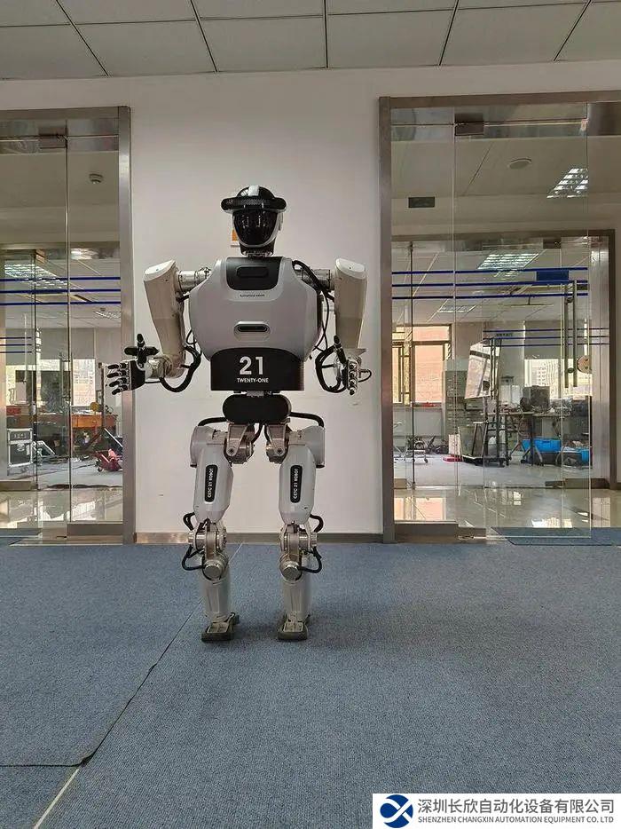 中國電科第一代人形機(jī)器人對外發(fā)布，預(yù)計(jì)2024年投入應(yīng)用